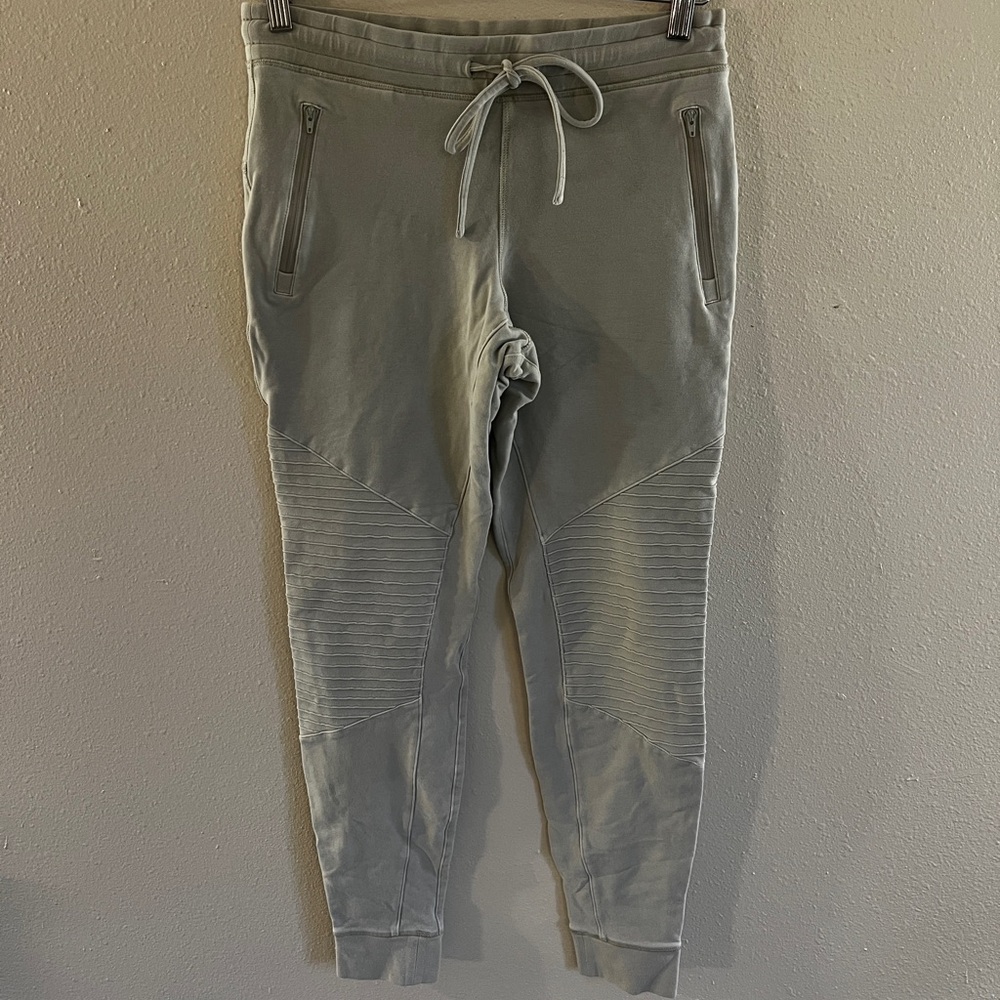 Grey Mens Alo yoga joggers size M